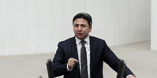 'HDP bir yol ayrımında, bir tercih yapmak durumundadır'