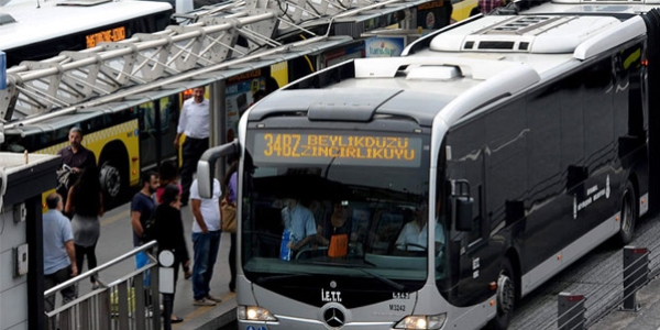 Metrobüste şüpheli şahıs alarmı!