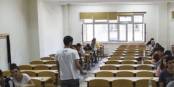 Öğretmen adaylarının başarısı düştü