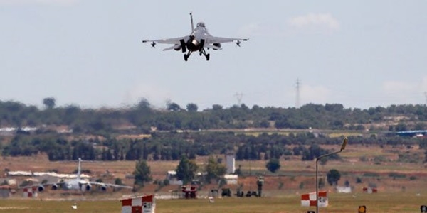 İncirlik'te lojistik trafiği