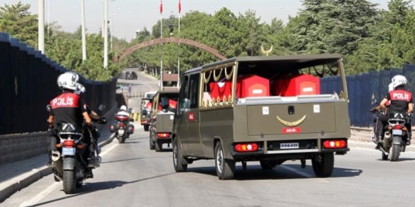 Şehit edilen 3 asker için tören düzenlendi