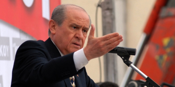 Bahçeli: Gövdemizi taşın altına koyarız