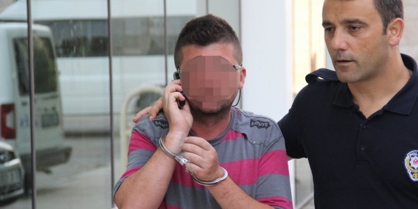 Cezasını sormak için geldiği adliyede tutuklandı