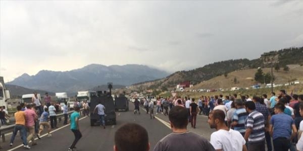 Teröristlerin cenazesi zırhlı araçlarla çıkarıldı