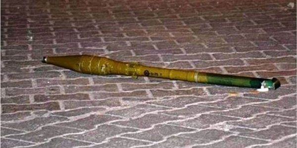 Polis karşılık verince roketi bırakıp kaçtılar