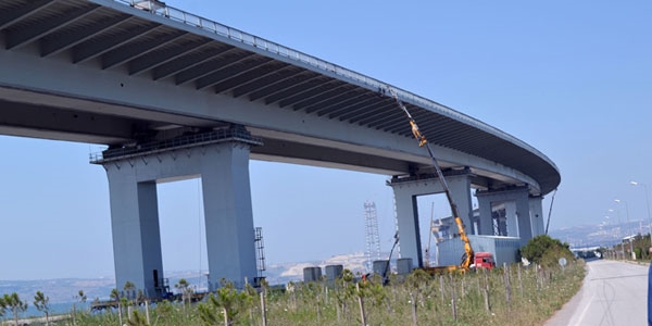 İzmir Otoyolu Projesi'nde viyadüklerin inşası sona erdi