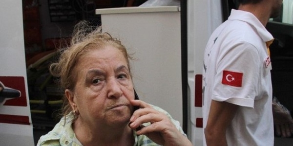 Yaşlı kadının 74 bin lirasını banka çalışanı kurtardı