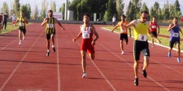 Astsubay 400 metrede Türkiye rekoru kırdı