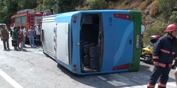 İstanbul'da halk otobüsü devrildi: 7 yaralı