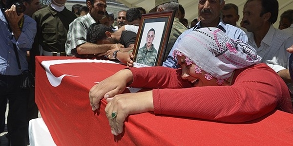 �ehitler son yolculu�una u�urland�