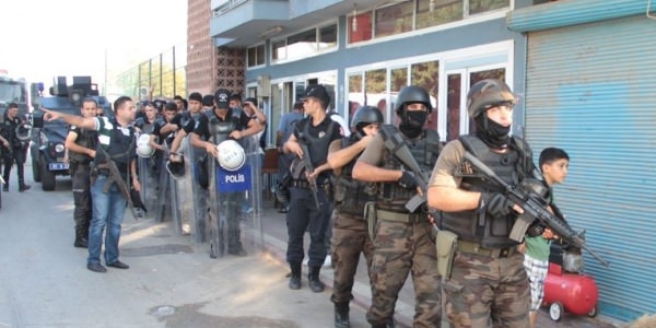 Özel harekat ile teröristler çatıştı: 1 ölü