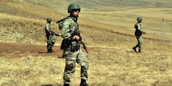 Bitlis'te zrhl aracn geii srasnda patlama