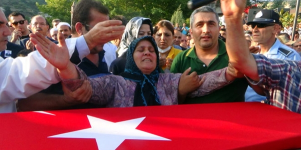 Şehit annesi: Oğlumu son bir kez öpeyim!