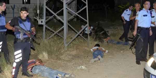 Uygulama noktasına ateş açıldı, polis alarma geçti