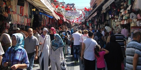 Zengin harcadı yoksul baktı