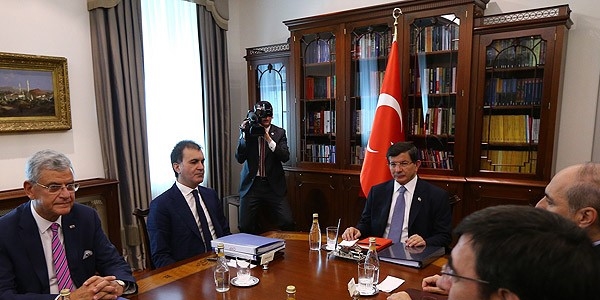 Başbakan koalisyon heyetiyle görüştü
