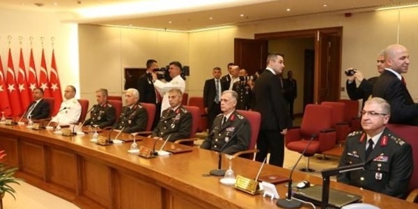 Komutanların emekli maaşı ve ikramiye tutarları