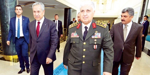 Necdet Özel'e madalyalı uğurlama
