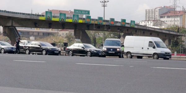 İstanbul'da bombalı araç alarmı