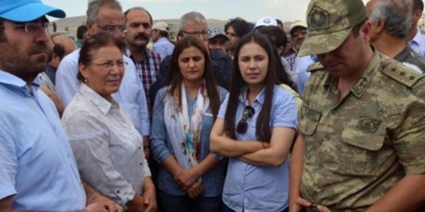 Tend�rek Da��nda da 'canl� kalkan' eylemi