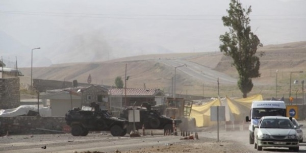 Van'daki intihar sald�r�s�nda 4 sivil yaraland�