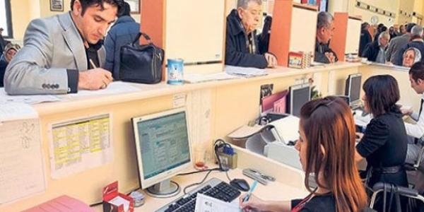 Memurdan kesilen yüzde 15'lik vergiyi kurum karşılasın talebi