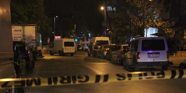 Bayrampaşa Emniyet Müdürlüğü önünde 2 ses bombası patladı