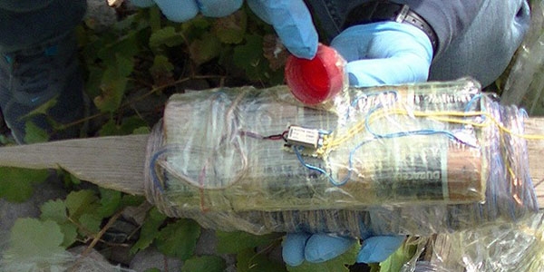 Hakkari'de el yap�m� patlay�c�lar bulundu