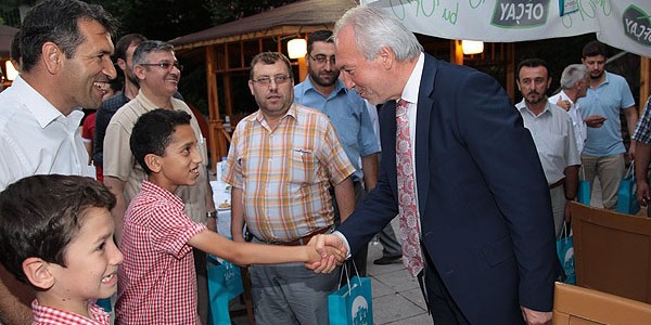 'Caminin arkasına sığınanlar başka bir algı için uğraşıyor'