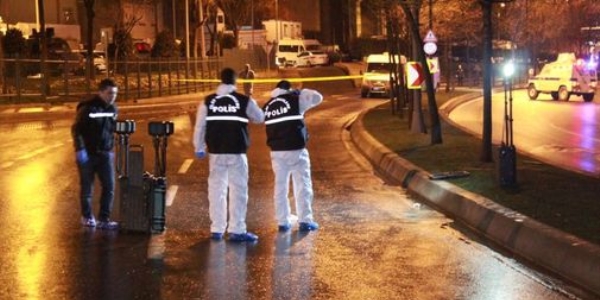 İstanbul'da Ak Parti il binasına silahlı saldırı