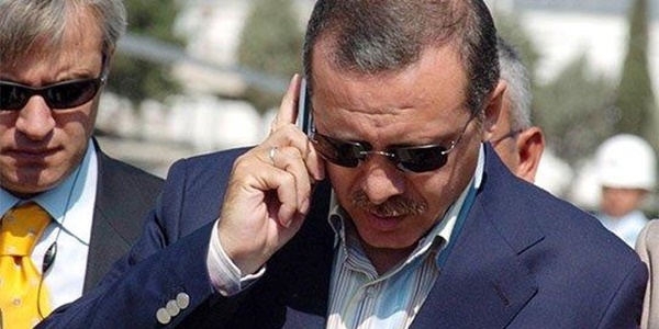 Cumhurbakan Erdoan'dan ehit ailelerine telefon