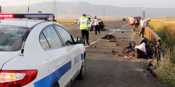 Erzurum'da trafik kazası: 2 ölü, 5 yaralı