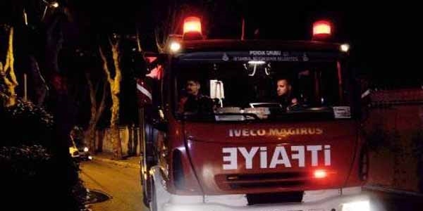 Siirt'te teröristler 5 aracı kundakladı
