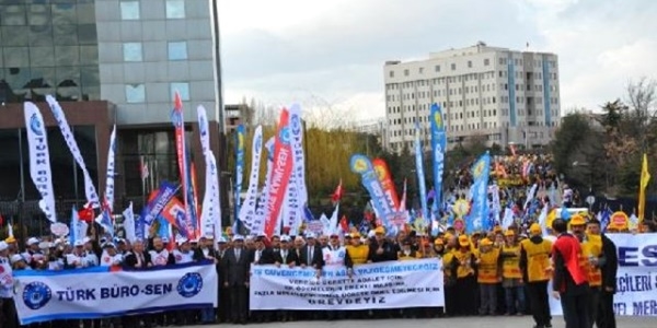 Türk Büro-Sen üyelerinden eylem