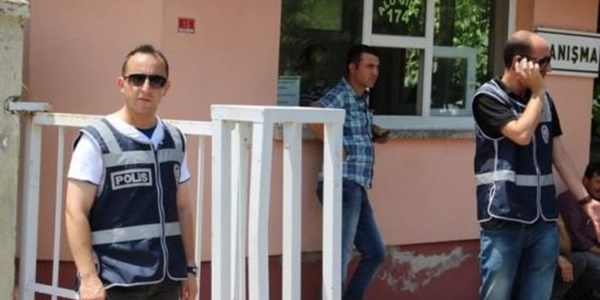 Çanakkale'de 3 eğitim kurumunda inceleme