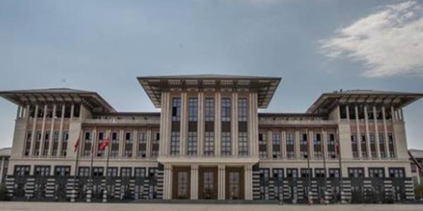 Cumhurbaşkanlığı'nda başyaverlikte görev değişimi