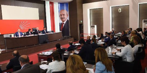 Kılıçdaroğlu, milletvekilleri ile bir araya geldi