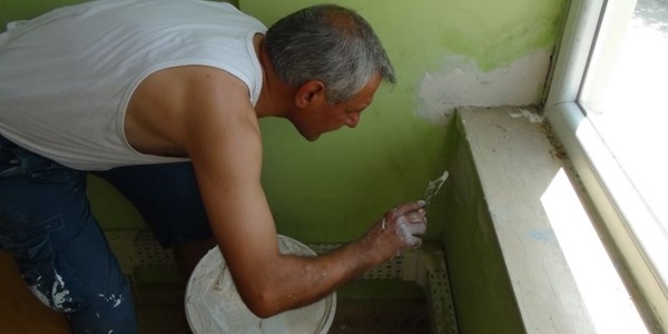 ��retmen ve veliler okul boyuyor