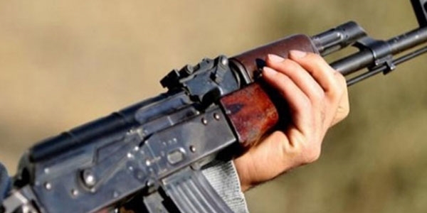 Siirt'te polis lojmanlarına saldırı: 2 polis yaralı