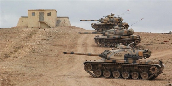 Tanklar DAEŞ'i vurdu