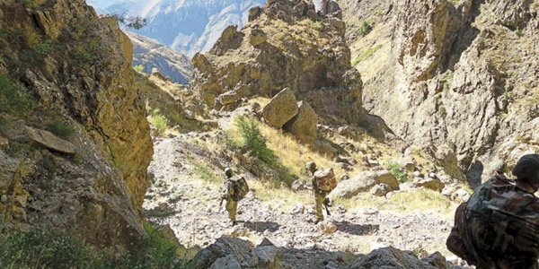 Şemdinli'de çatışma: 4 yaralı