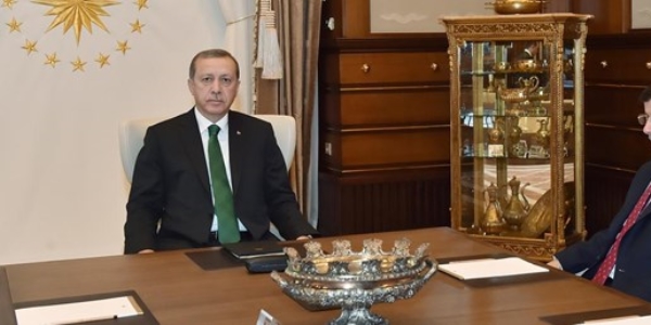 Davutoğlu, hükümeti kurma görevini iade etti