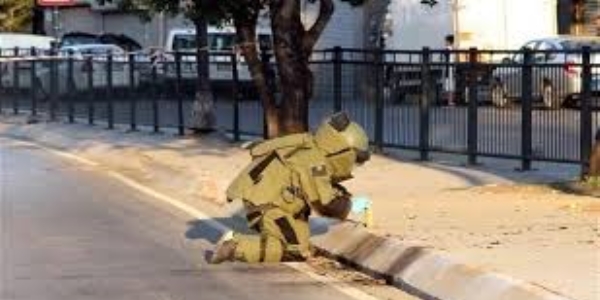 Taksim'de şüpheli paket paniğe neden oldu