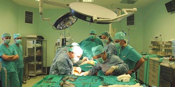 15 yaşındaki çocuk açık kalp ameliyatıyla şifa buldu