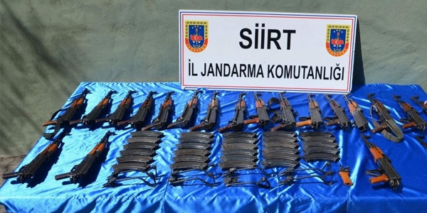 Siirt'te PKK'ya ait 30 Kalaşnikof ele geçirildi