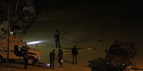 Şırnak'ta teröristler polise saldırdı
