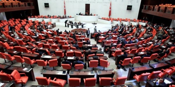 Yurt dna 15 milletvekili kontenjan iin teklif verildi