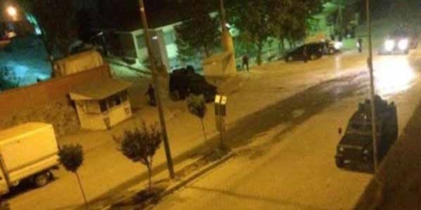 Hendekleri kapatan polislere silahlı saldırı