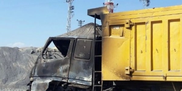 PKK Erzurum'da 17 iş makinesi yaktı