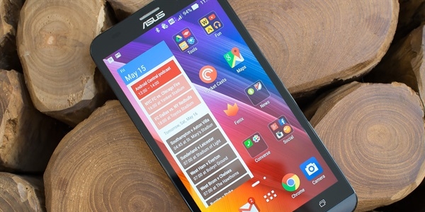 256GB dahili hafıza: Asus ZenFone 2 'Deluxe'